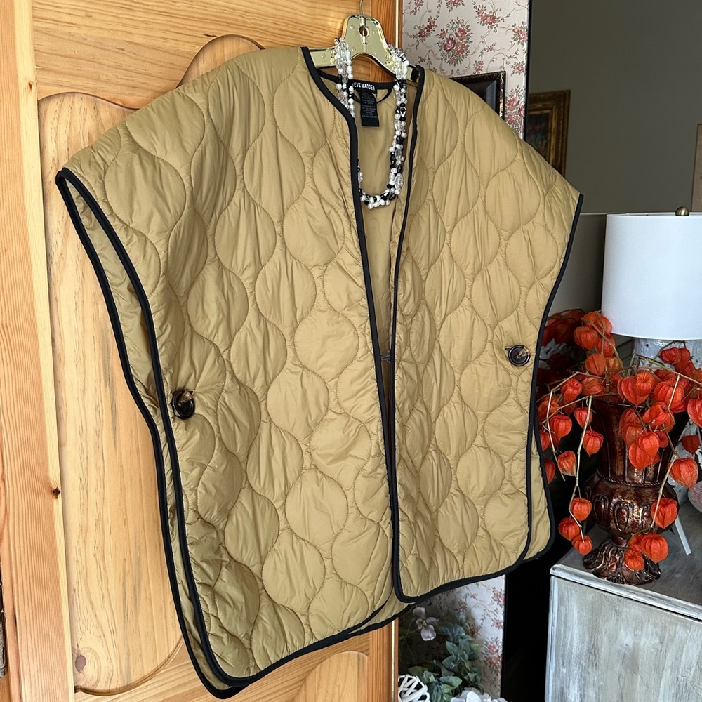 Steve Madden Tan Quilted Cape with Black Edging, one size, front clasp, 29”L $40